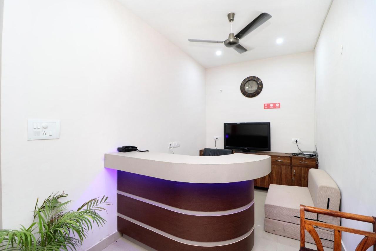 Oyo 14832 Hotel Rooftop Panchkula Exterior photo